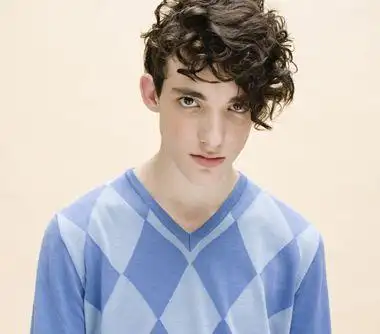 西方男子卷发 外国人男性卷发造型图片