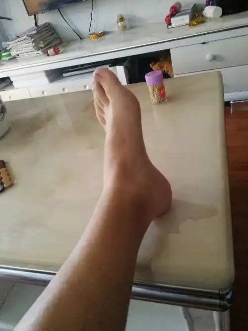 我这个脚算宽吗,大脚还是小脚,买鞋时需要改尺码吗?