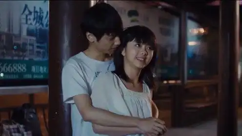 甜蜜初吻 罗云熙与谭松韵饰演情侣 不禁感叹青春的美好