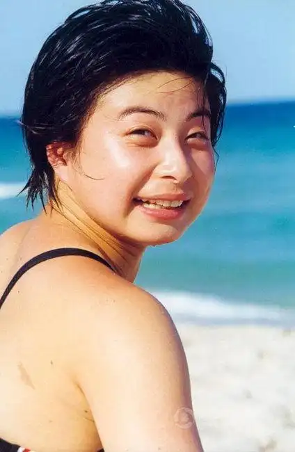 郭晶晶的故事:不平凡的人生却有平淡的爱情,"豪门媳妇"典范_网易订阅