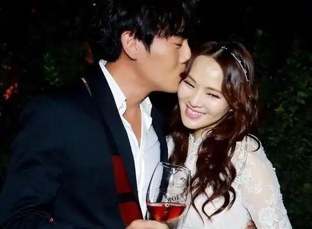 回顾从戏混子到中年顶流浪荡子秦昊的成名离不开妻子的呵护