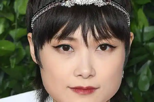 原创 李宇春高级感不再!