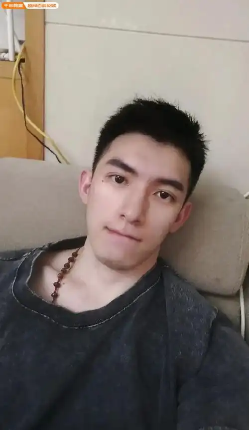 漫画脸男老师长得太帅了!这天赐美貌谁顶得住?(图4)