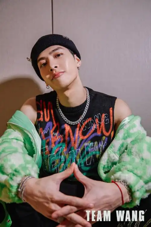 王嘉尔(jackson wang),1994年3月28日出生于中国香港.