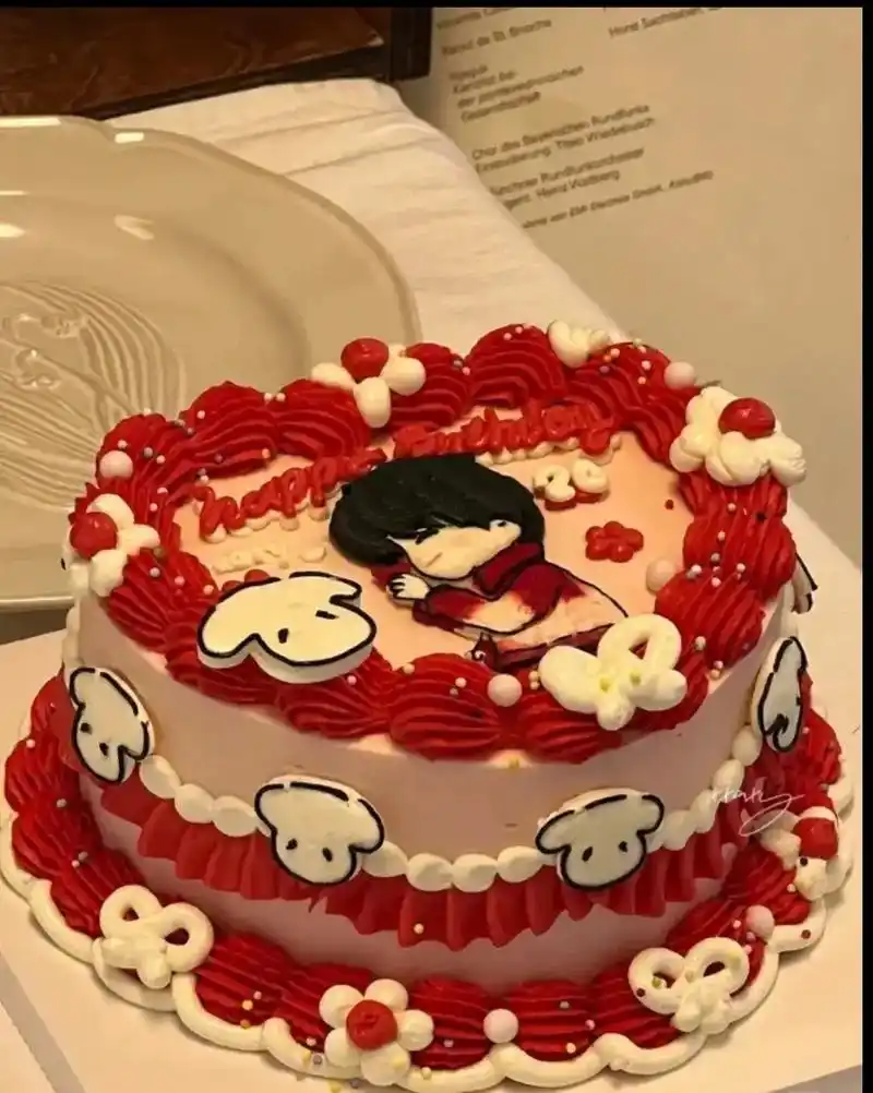 易烊千玺生日蛋糕