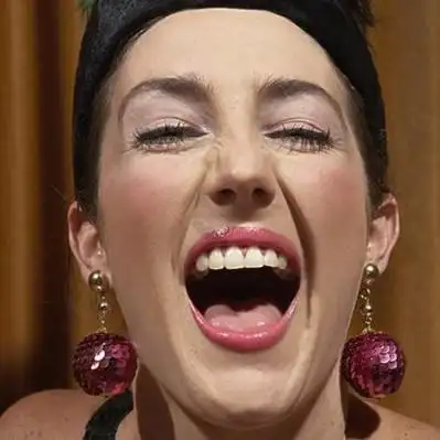 笑不露齿的介绍