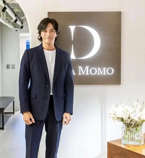 momo新店开幕,不仅老公张东健帅气站台,李敏镐,李洙赫,韩艺瑟等演艺圈