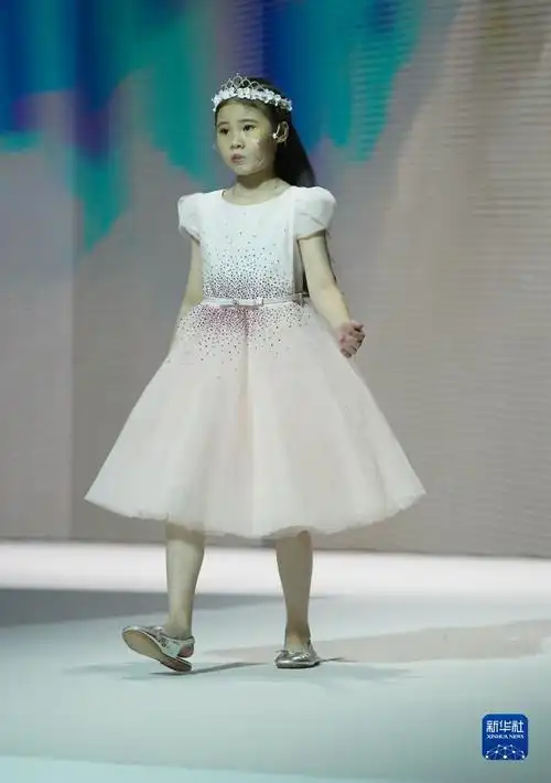 香港举行儿童时装秀