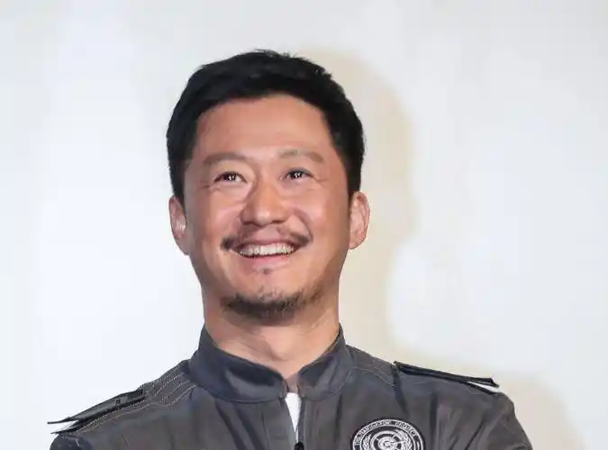 5位"赢在下半场"的男星,年轻时无人看好,老了却越来越火_王凯_吴京