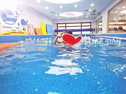 泡泡塘少儿游泳馆开业了