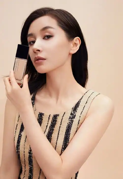 王子文烈焰红唇性感写真图片36