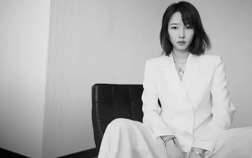 白百何西装短发干练高清桌面壁纸