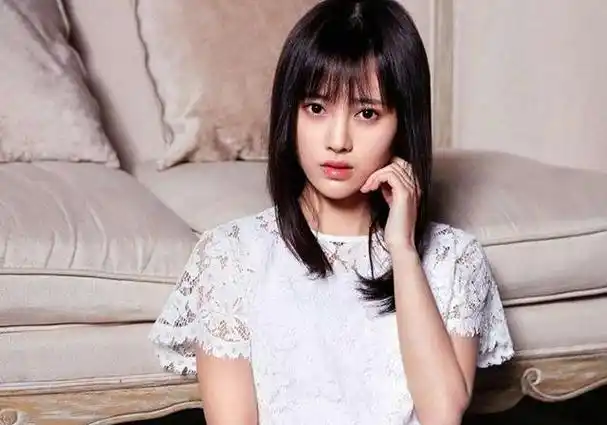 鞠婧祎的个人资料简介鞠婧祎18岁