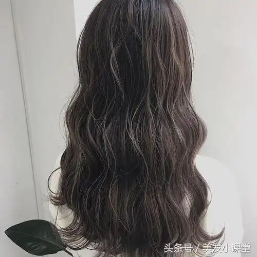 长发动感水波纹,最美的卷发发型