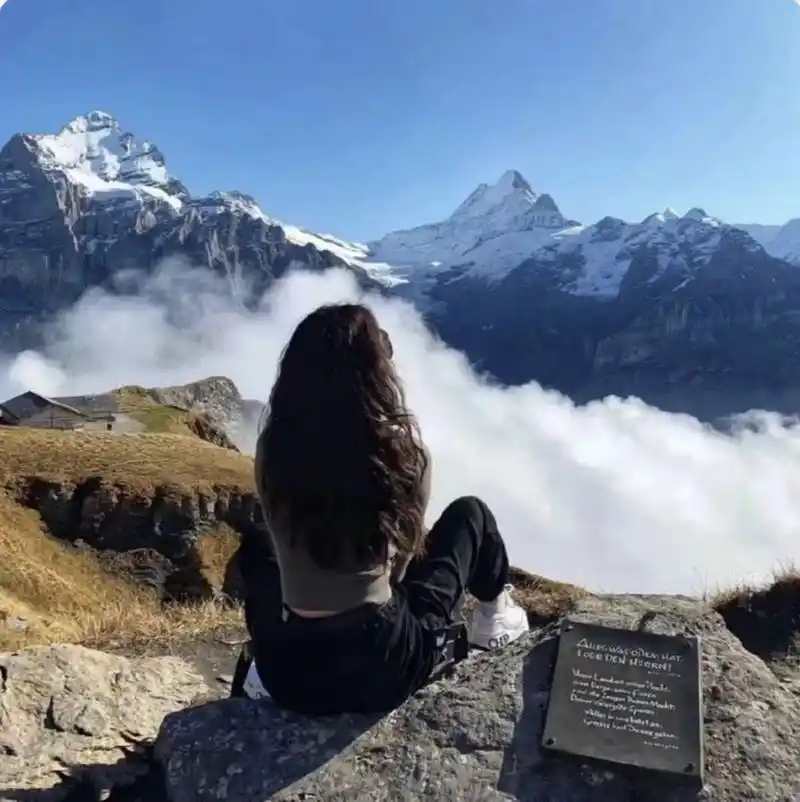 绝美背影真人女生头像 绝美背影真人女生头像