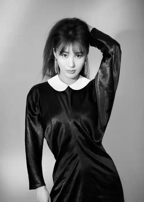 36岁李菲儿,着实性感迷人啊!