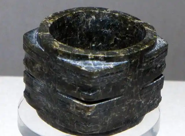 浙江省桐乡市博物馆藏良渚古玉