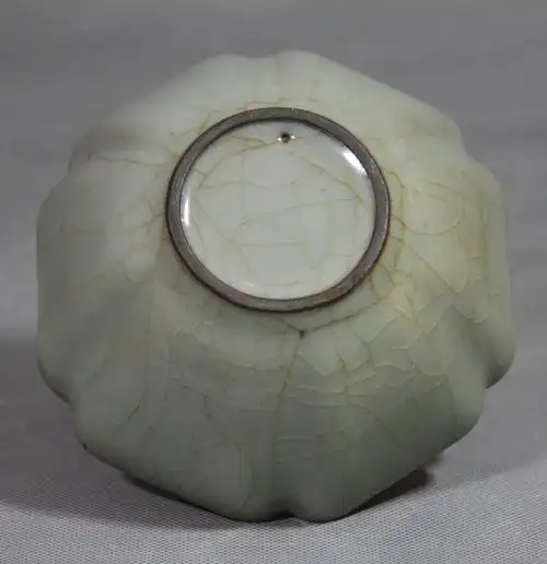 [家藏展示]宋瓷系列之二——北宋官窑之开片青瓷