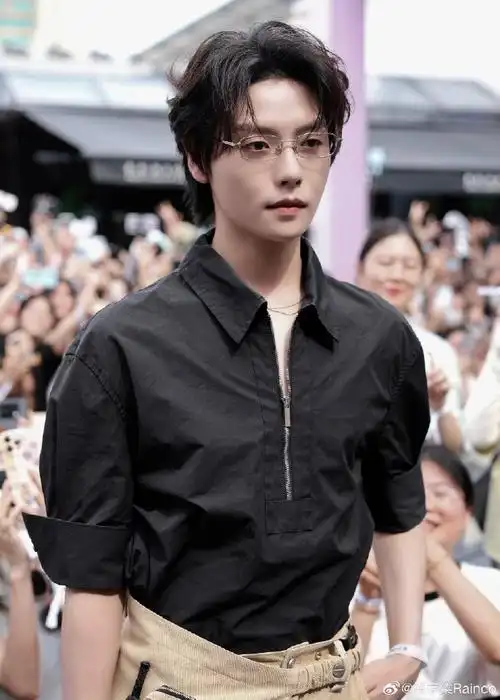 的麦芽糖,夏天的莲子羹,春天的绿豆酥,都甜不过你的笑@肖宇梁rainco