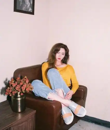 这么大个人了拍照还不会凹造型七夕情人节来展现你最美的一面吧