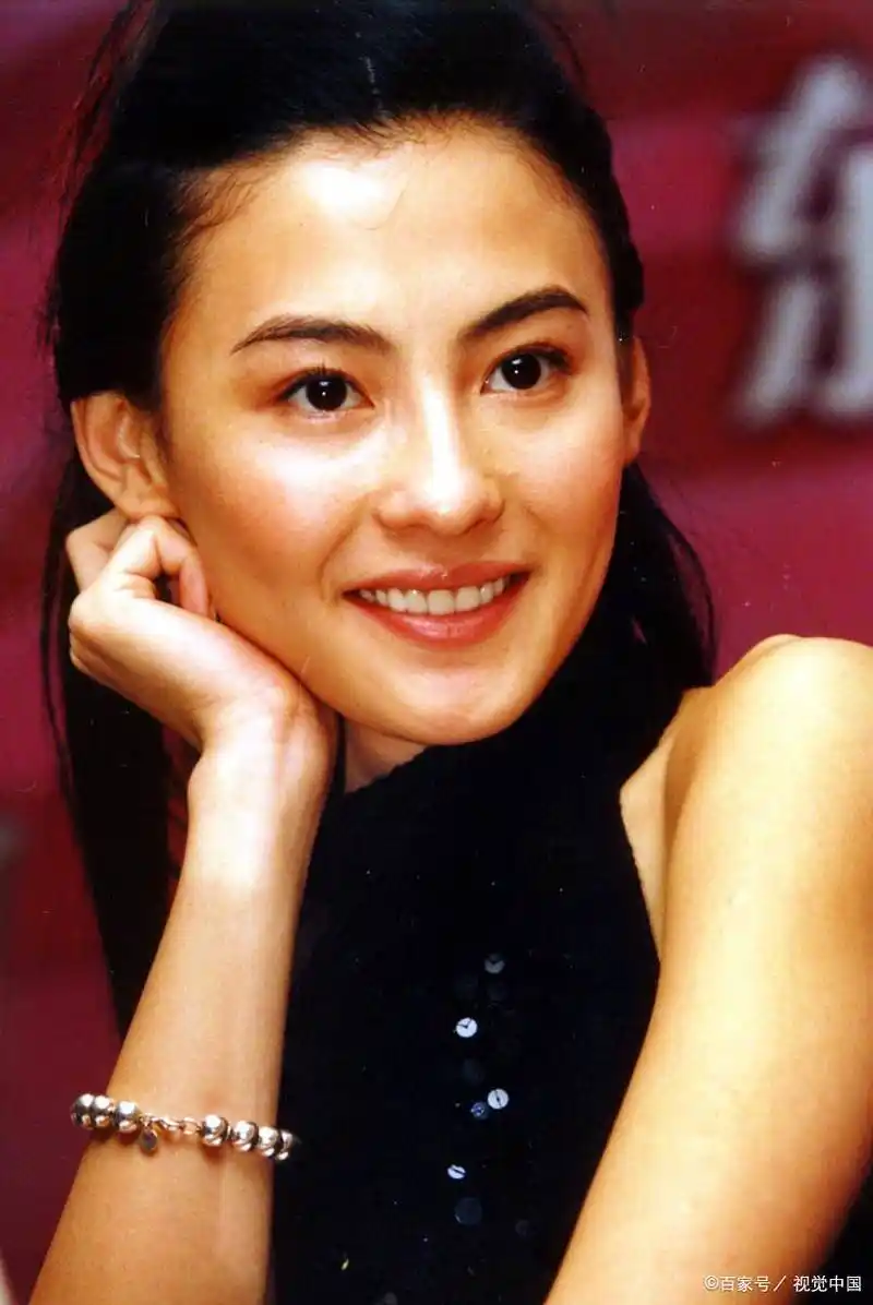 张柏芝眉眼如画,年轻旧照再现昔日神颜!