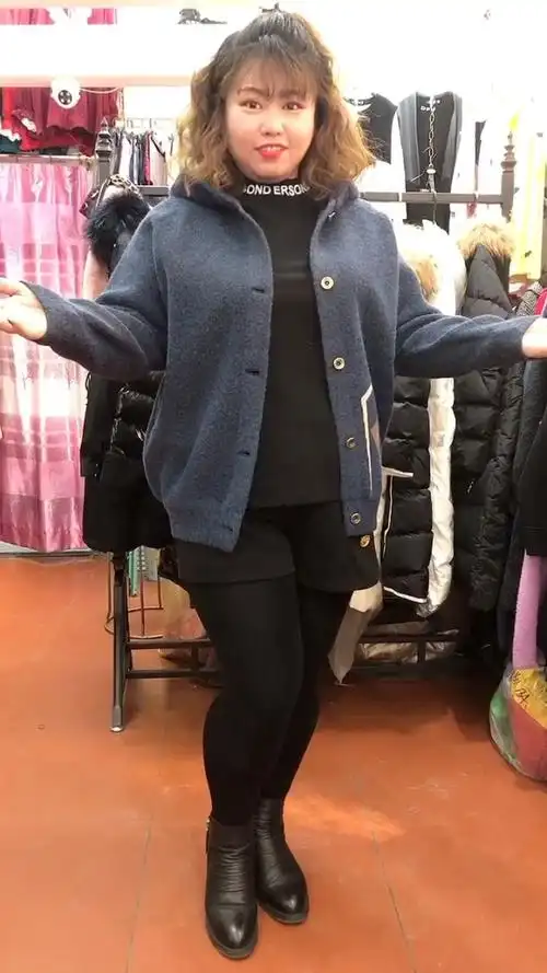 加肥加大码女装 模特高163 重170斤