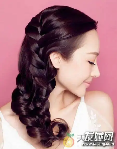 发型发型图片中长发甜美逆袭优雅慵懒侧编发型