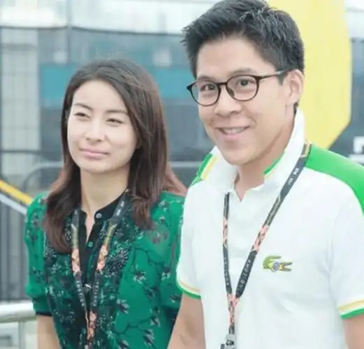 随着年龄的增长,霍启刚和郭晶晶也开始打印儿子的照片,他越像他的祖父