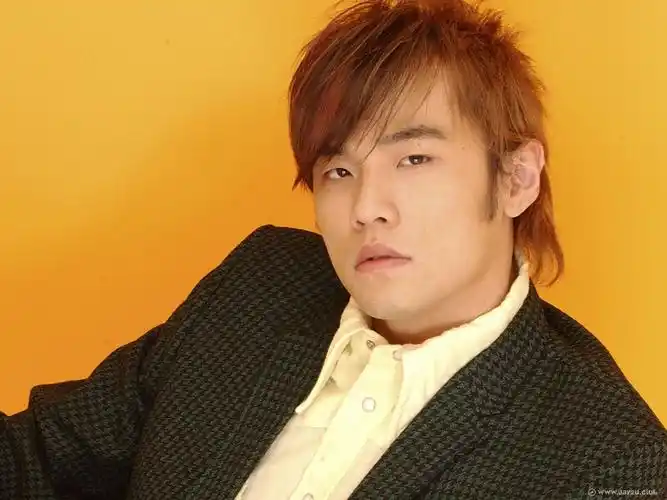 电脑桌布早期青涩的周杰伦华写真自制桌布补