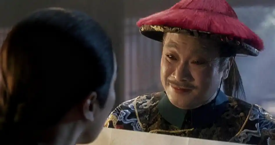 鹿鼎记周星驰拿枪剧照(韦小宝这个角色,已经被周星驰和陈小春演成很难