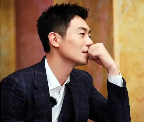 朱亚文与初恋女友分手