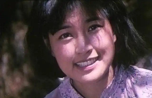 1979年经典老电影《小花》剧照及主演著名影星陈冲的照片