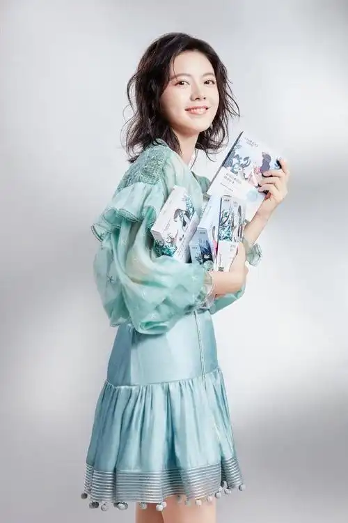 《巴啦啦小魔仙》中女孩,赵今麦出演大片无数,另一个退出娱乐圈