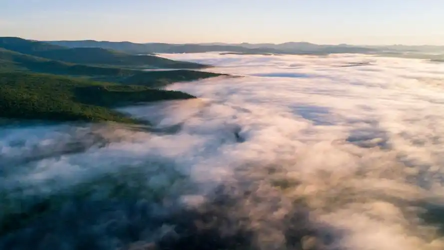 清晨云海美景高清桌面壁纸