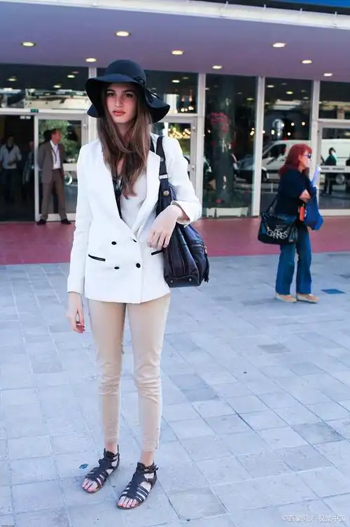 学姐教穿搭:女生鞋子搭配的八个小技巧,让你惊艳所有人!