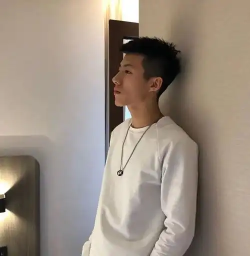 真人侧脸男生头像_腾讯新闻