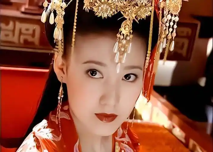 一部古装轻喜剧《刁蛮公主》开播但作品播出后,高露并未受到多大的