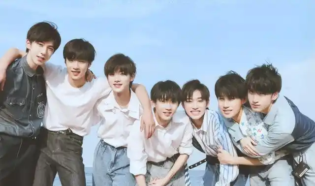 当时tfboys火起来的时候是因为歌曲.