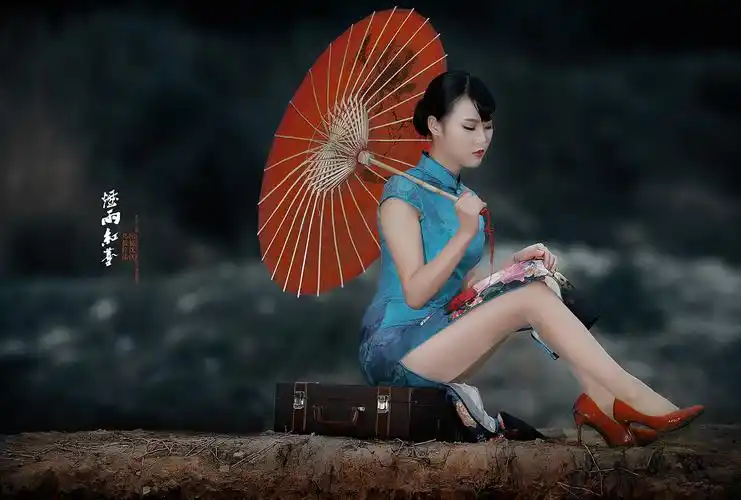 妩媚女人高叉旗袍长腿写真