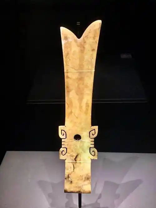 三星伴月耀环宇:周倜分享三星堆遗址博物馆玉石篇四_三星堆博物馆