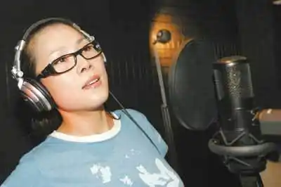 52岁田震近照曝光,满头白发无人识,问及那英不愿提起