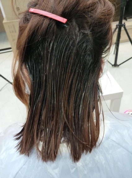 理发店染头发,理发师为啥不愿染黑色?这是外行人不懂的行业秘密