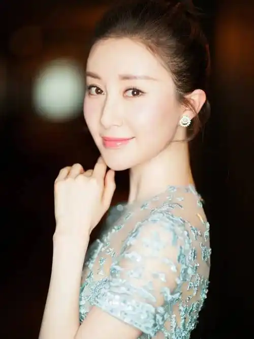 娱乐圈四大"过气"女明星,有人被唾弃,有人隐退嫁"丑男"_吴莫愁_杨雪