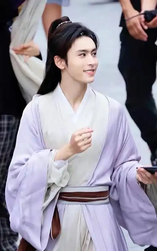 周子舒伶俜半生惟愿君自在