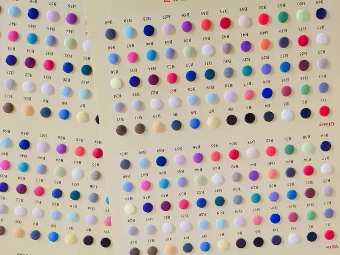 小时候只知道红橙黄绿蓝靛紫,工作了才知道颜色的种类是可以让你眼花