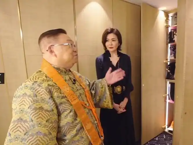 原创关之琳获李居明赠言好事近感情春回大地单身六年有望遇好姻缘