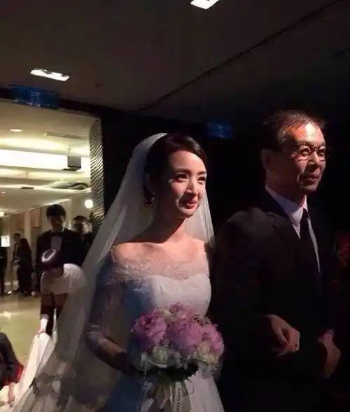 原创林依晨近照曝光身材浮肿抱怨备孕无果坚定表示会当妈妈