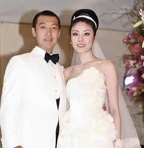 说起陈慧琳和老公刘建浩的爱情,"缘分"是最好的诠释.