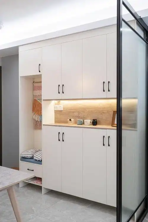 白色玄关玄关柜装修效果图【白菜适家室内设计】余香