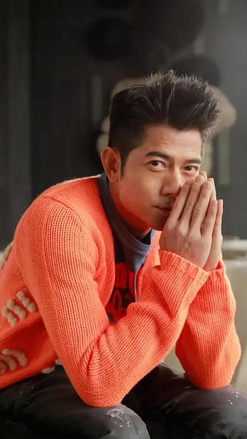 郭富城才是反油腻男人西装笔挺发型不乱57岁不输小鲜肉